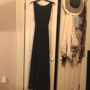 LuLu’s beautiful navy blue floor-length dress